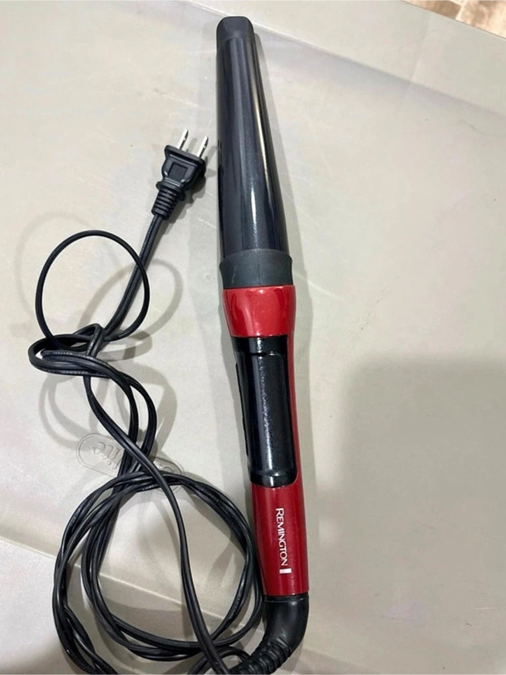Remington T-Studio Pearl Ceramic Conical Curling Wand Black & Red